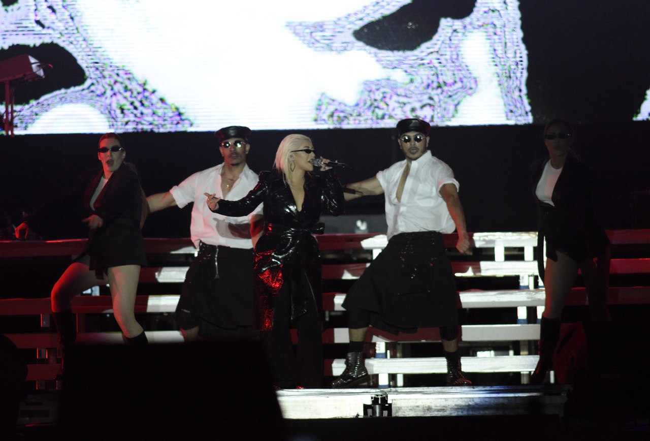 Performing_at_Azerbaijan_F1_Grand_Prix_-_April_29-11.jpg