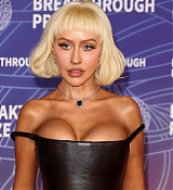 Christina_Aguilera_-_12th_Breakthrough_Prize_Ceremony_-_April_182C_202618.jpg