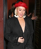 Christina_Aguilera_-_Arrives_at_Craig_s_in_West_Hollywood2C_CA_on_January_24-04.jpg