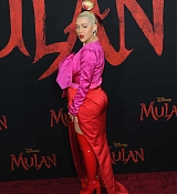 Christina_Aguilera_-_Disney_s_Mulan_Premiere_in_Hollywood2C_California__-_March_9-65.jpg