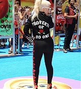 Christina_Aguilera_-__Emoji__Premiere_in_Los_Angeles_on_July_23-119.jpg