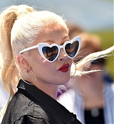 Christina_Aguilera_-__Emoji__Premiere_in_Los_Angeles_on_July_23-135.jpg
