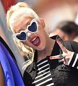 Christina_Aguilera_-__Emoji__Premiere_in_Los_Angeles_on_July_23-164.jpg