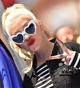 Christina_Aguilera_-__Emoji__Premiere_in_Los_Angeles_on_July_23-165.jpg