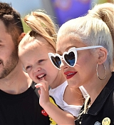 Christina_Aguilera_-__Emoji__Premiere_in_Los_Angeles_on_July_23-168.jpg