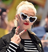 Christina_Aguilera_-__Emoji__Premiere_in_Los_Angeles_on_July_23-169.jpg