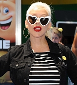 Christina_Aguilera_-__Emoji__Premiere_in_Los_Angeles_on_July_23-174.jpg