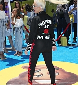 Christina_Aguilera_-__Emoji__Premiere_in_Los_Angeles_on_July_23-179.jpg