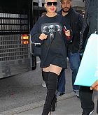 Christina_Aguilera_-_out_and_about_in_New_York_City_10032018-10.jpg