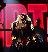 Christina_Aguilera_Performs_At_The_O2_Arena_282429.jpg