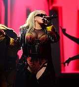 Christina_Aguilera_Performs_At_The_O2_Arena_282529.jpg