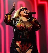 Christina_Aguilera_Performs_At_The_O2_Arena_283729.jpg