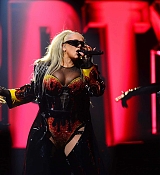 Christina_Aguilera_Performs_At_The_O2_Arena_283829.jpg