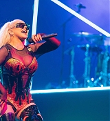 Christina_Aguilera_Performs_At_The_O2_Arena_28729.jpg