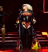 Christina_Aguilera_Performs_At_The_O2_Arena_287629.jpg