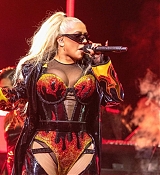 Christina_Aguilera_Performs_At_The_O2_Arena_28829.jpg